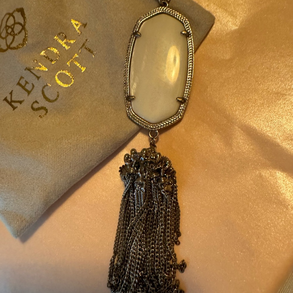 Kendra Scott Raine necklace